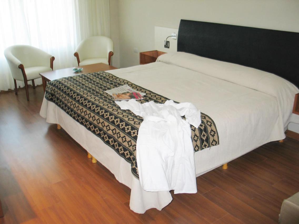 Quorum Cordoba Hotel, Resort Urbano Екстериор снимка